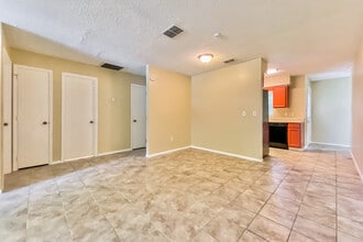 39643 Meadowood Loop in Zephyrhills, FL - Building Photo - Building Photo