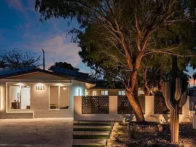 property at 1621 Franklin Ave
