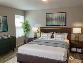 9139 Western Way in Jacksonville, FL - Building Photo - Building Photo