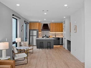 Lux: Wonderland in Crossroads / Katz on Main in Kansas City, MO - Foto de edificio - Building Photo