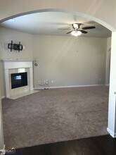 276 Stillwood Dr in Newnan, GA - Building Photo - Building Photo