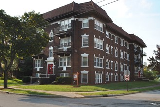 Superior Hillcrest in Cleveland, OH - Building Photo - Building Photo