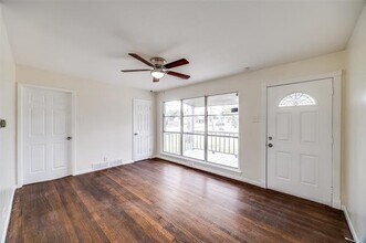3071 Larry Dr in Dallas, TX - Building Photo - Building Photo