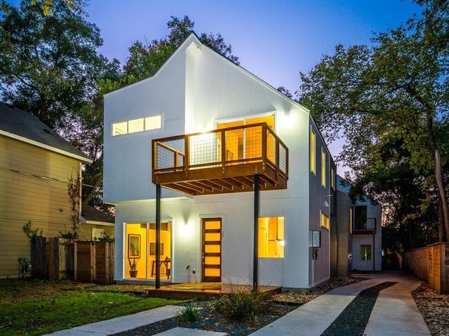 property at 1122 Linden St