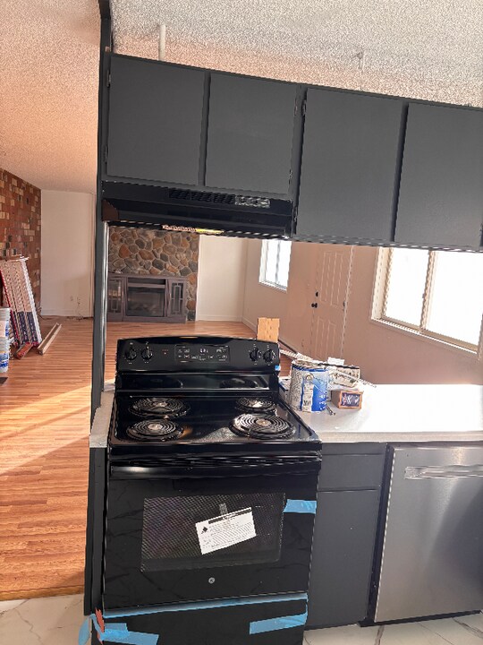 1128 33rd St SE in Auburn, WA - Foto de edificio