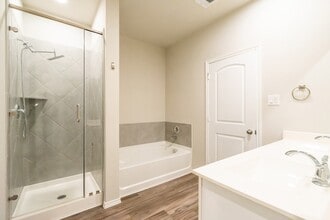 16856 Pink Wintergreen Dr in Conroe, TX - Building Photo - Building Photo