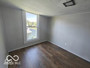 108 W Pennsylvania St in Shelbyville, IN - Building Photo - Building Photo
