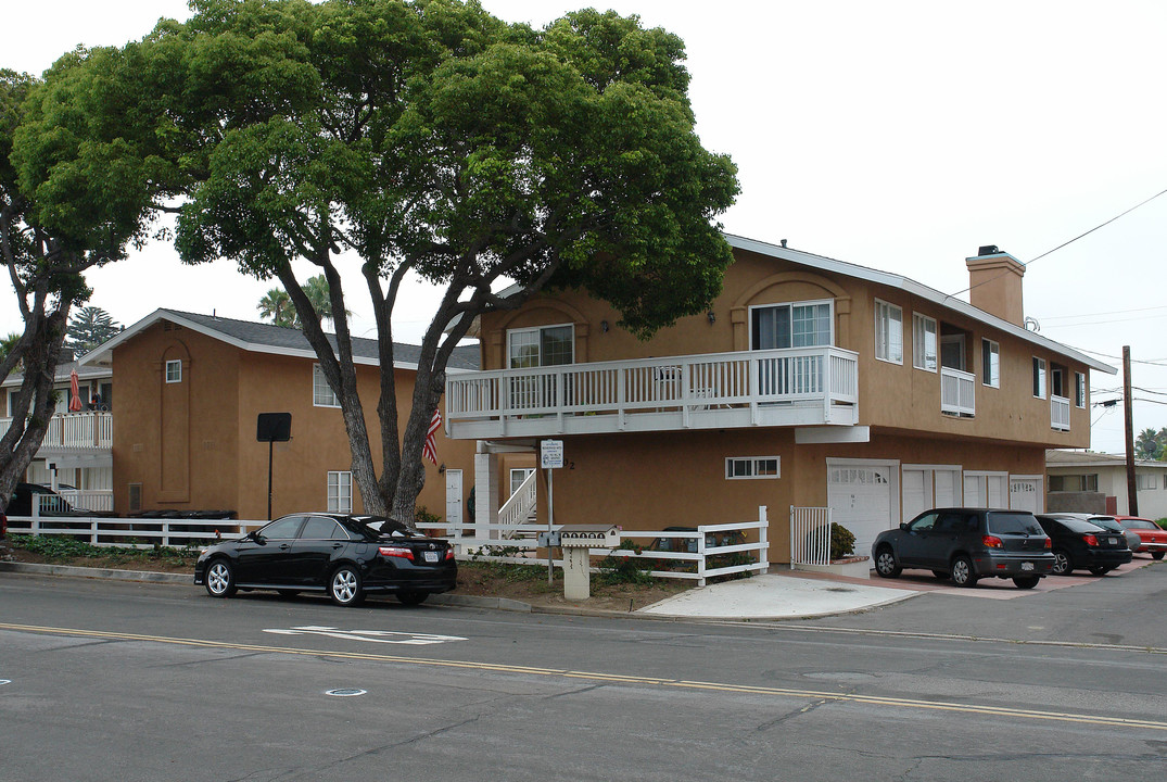 102 Avenida Dolores in San Clemente, CA - Foto de edificio