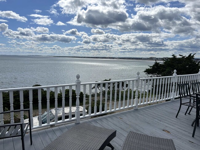 11 Great Boars Head Ave in Hampton, NH - Building Photo - Building Photo