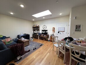 547 Washington St, Unit 6B in Boston, MA - Foto de edificio - Building Photo