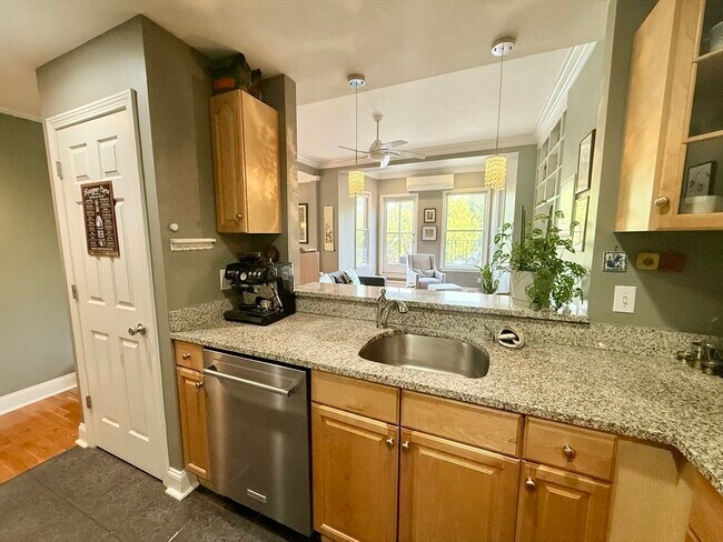 552 Massachusetts Ave in Boston, MA - Building Photo - Building Photo