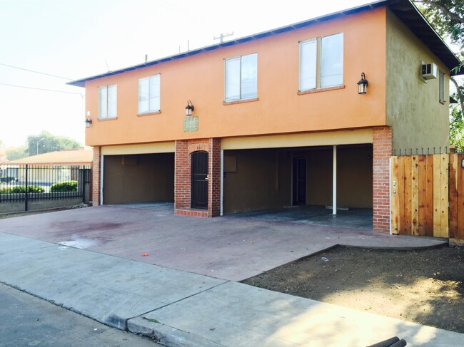 820 E Alhambra Ave, Unit B in Fresno, CA - Building Photo - Building Photo