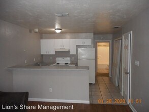 1304 Pinellas St-Unit -1 & 2 in Tallahassee, FL - Building Photo - Building Photo