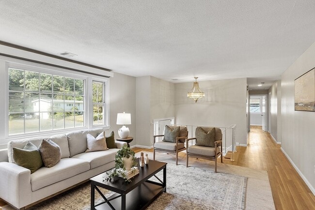 1022 Pleasant St in Framingham, MA - Building Photo - Building Photo