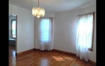 33 Bigelow St, Unit #1 in Boston, MA - Building Photo - Building Photo
