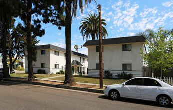 520 N Nevada St in Oceanside, CA - Foto de edificio - Building Photo