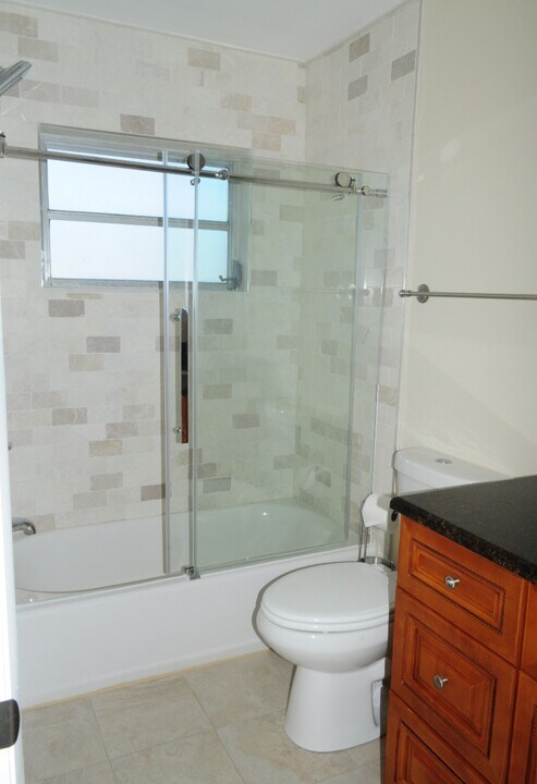 5250 Nesting Way in Delray Beach, FL - Building Photo