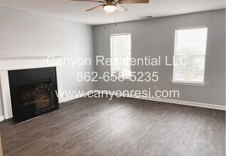 2554 Willenhall Way in Lithonia, GA - Building Photo - Building Photo