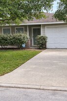 15823 Regal Trace Ln in Houston, TX - Building Photo