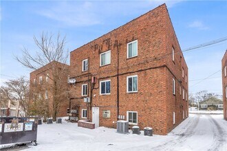 5208 Lee Rd in Maple Heights, OH - Building Photo - Building Photo