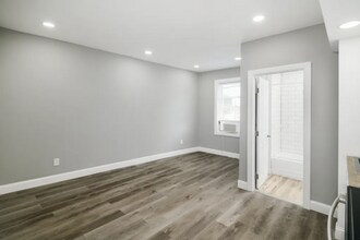 2150 E Cumberland St-Unit -Unit 5 in Philadelphia, PA - Building Photo - Building Photo