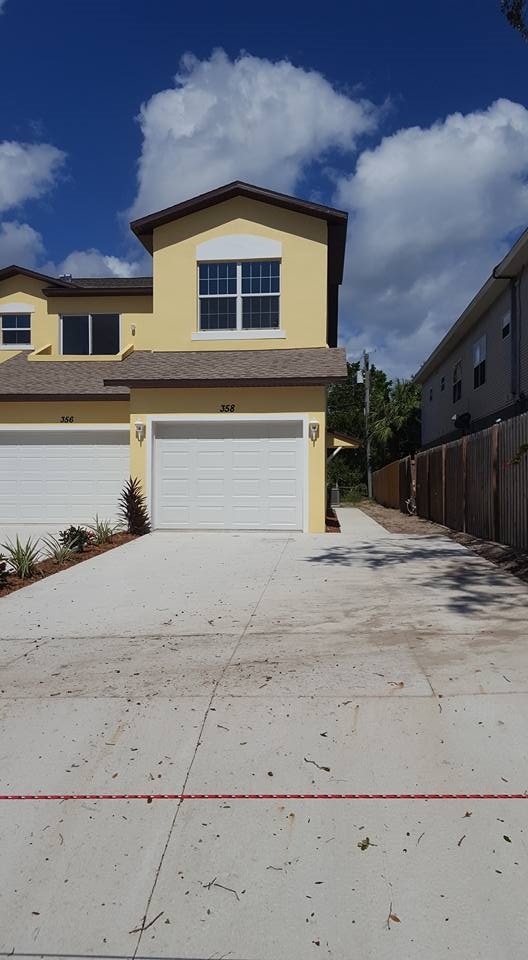 Cape Park Townhomes in Cape Canaveral, FL - Foto de edificio - Building Photo