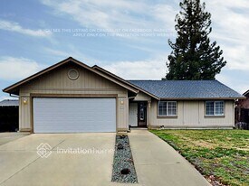 598 Bernier Cir in Galt, CA - Building Photo