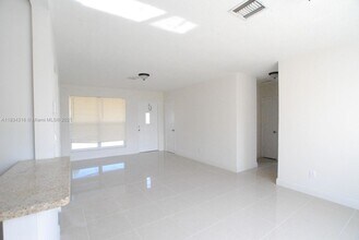 3110 SW 33rd Ave in West Park, FL - Foto de edificio - Building Photo