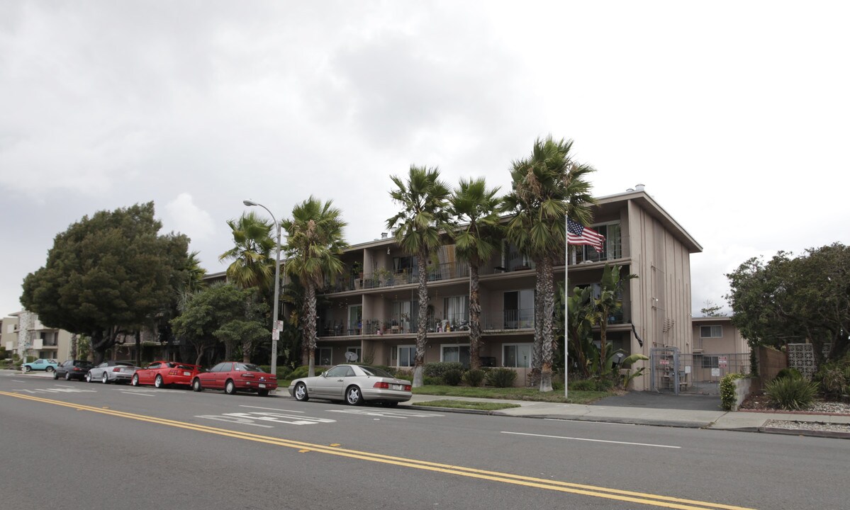 1901 Shoreline Apartments in Alameda, CA - Foto de edificio