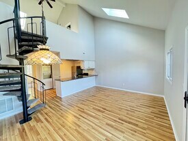 2 Stowe Ct, Unit 6 in Vernon, NJ - Building Photo