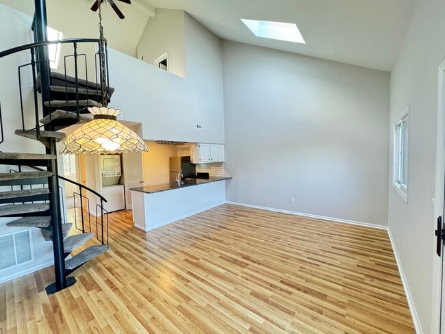 property at 2 Stowe Ct