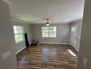716 Mountain View Dr in Morrison, TN - Building Photo - Building Photo