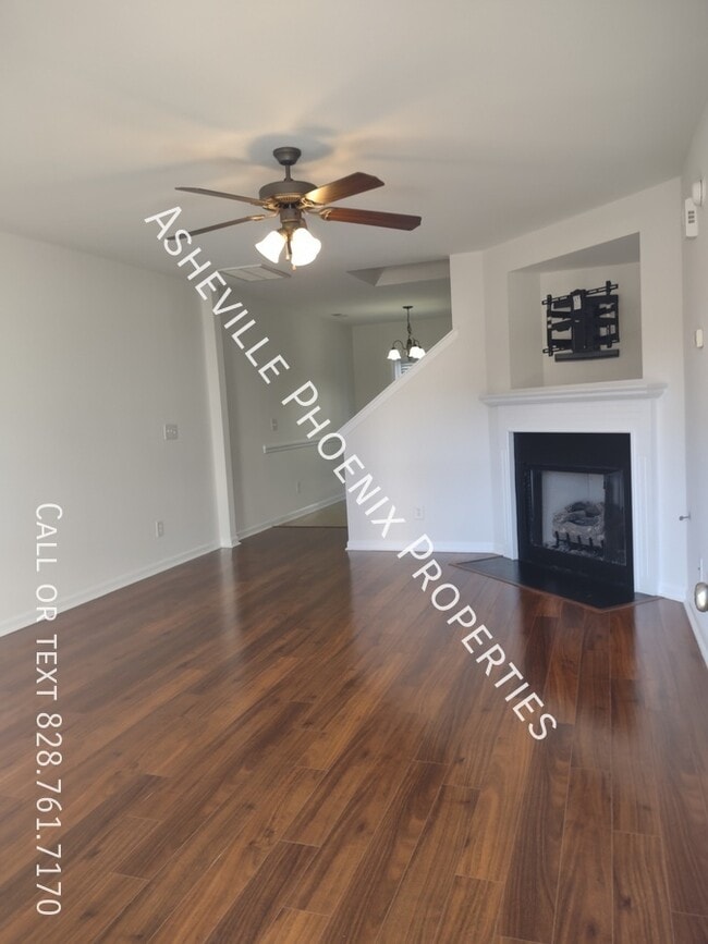 64 Amersham Ln in Fletcher, NC - Building Photo - Building Photo
