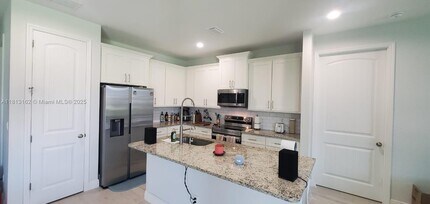 872 SW Harvard Rd in Port St. Lucie, FL - Building Photo - Building Photo