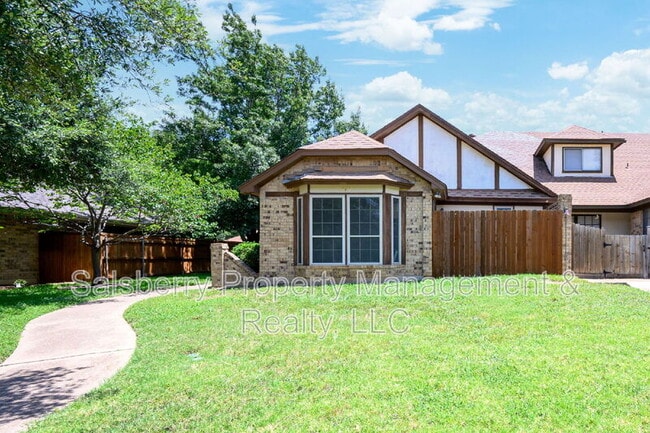 property at 7417 Lemonwood Ln