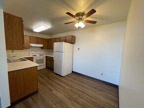 Heritage Lake Senior Apartments 55+ in Greenfield, WI - Building Photo - Building Photo