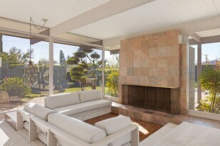 10347 Cozycroft Ave in Los Angeles, CA - Building Photo