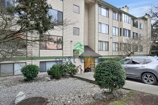 9512 1st Ave NE in Seattle, WA - Building Photo