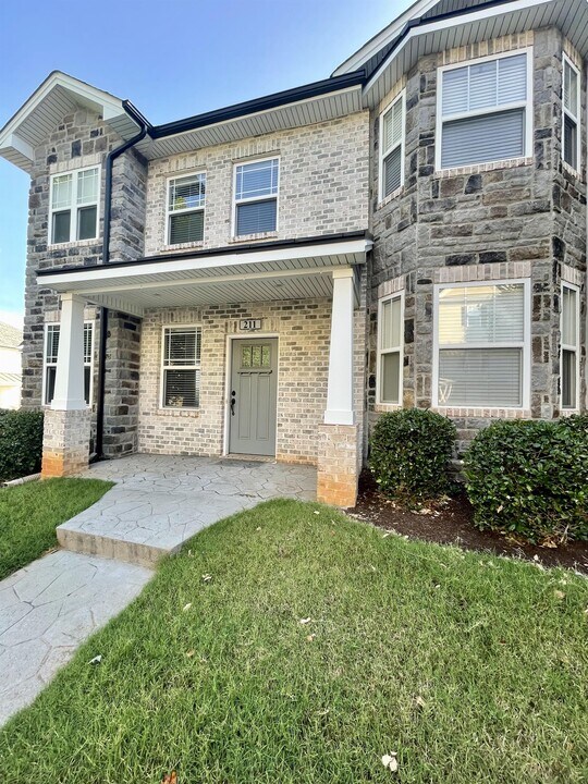 211 Capstone Dr in Lynchburg, VA - Building Photo