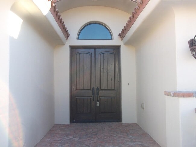 6284 Wildwood Ct in El Paso, TX - Foto de edificio - Building Photo