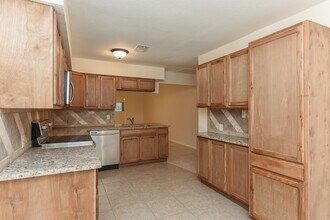 18610 Anne Dr in Houston, TX - Foto de edificio - Building Photo