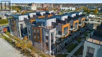 117 Marydale Ave in Markham, ON - Building Photo