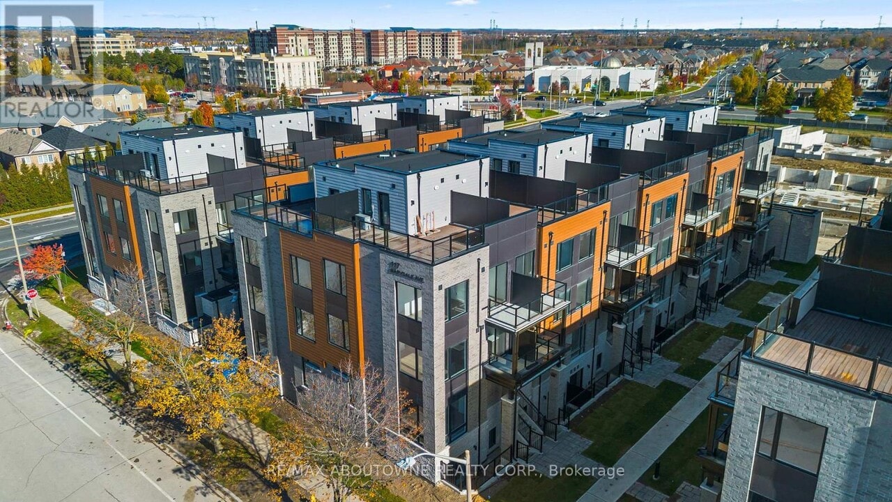 117 Marydale Ave in Markham, ON - Building Photo