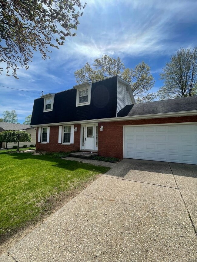 2383 Quincy Ave in Portage, MI - Building Photo - Building Photo
