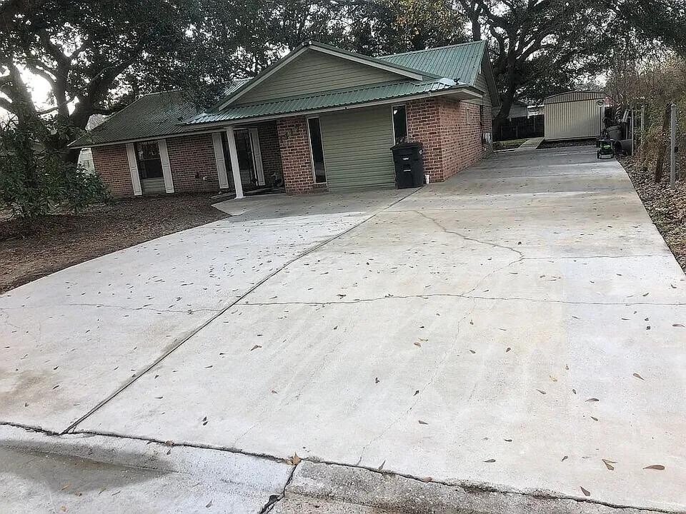 1417 Willow St in New Iberia, LA - Building Photo