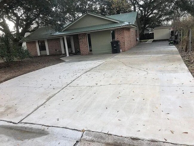 property at 1417 Willow St