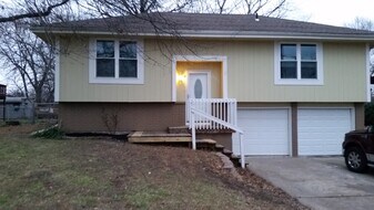 505 S Cleveland Ave in Belton, MO - Building Photo