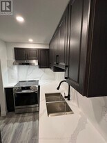 88 Villadowns Trail in Brampton, ON - Building Photo