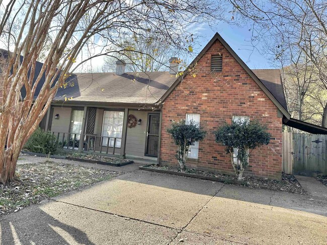 2065 Goldbrier Ln in Memphis, TN - Building Photo - Building Photo