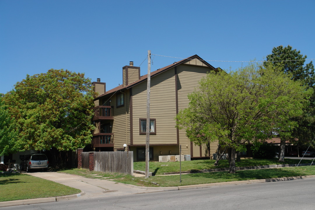 Meridian Gardens in Wichita, KS - Building Photo